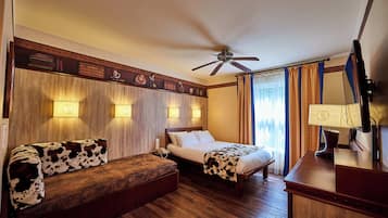 Standard-huone (near Hotel facilities) | Tallelokero huoneessa, pimennysverhot, äänieristys, silitysrauta/-lauta