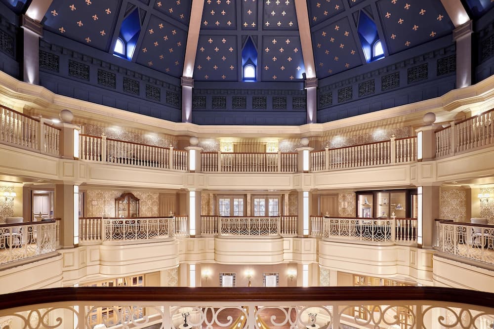 Disneyland® Hotel