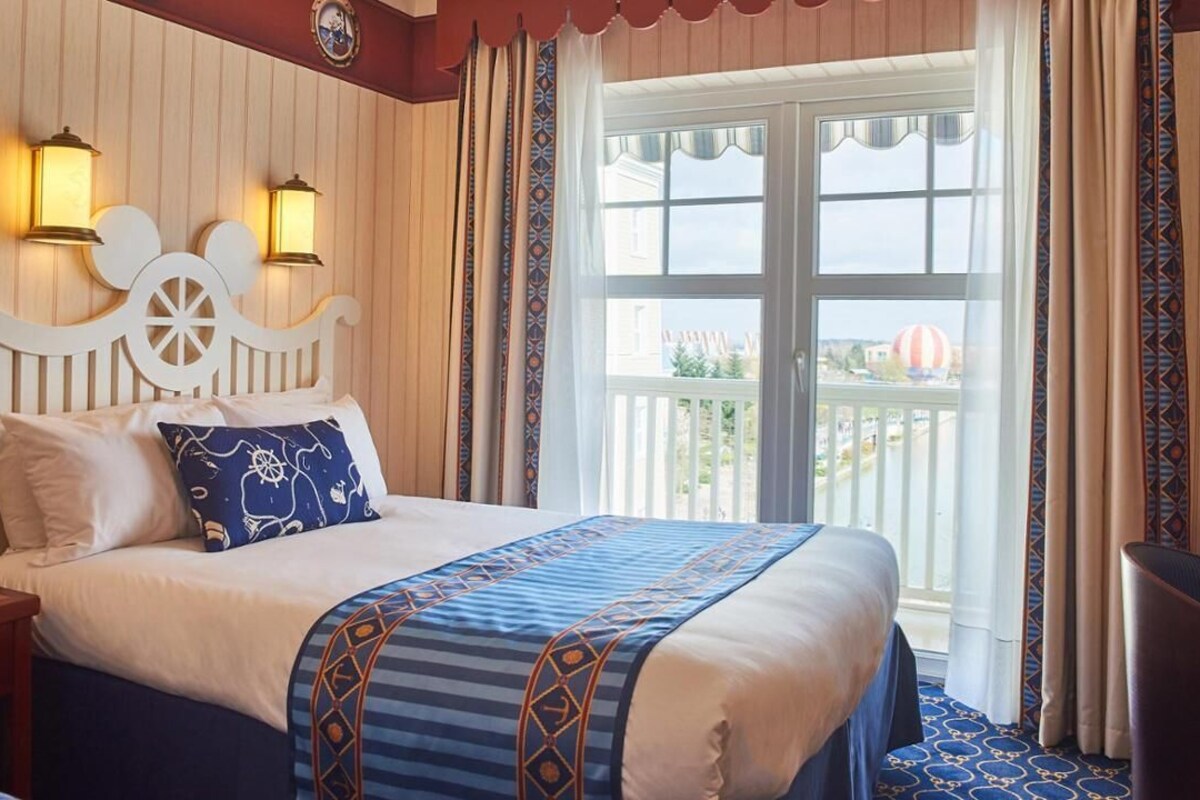 In-room safe, desk, blackout drapes, soundproofing