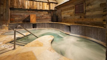 Indoor spa tub