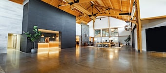 bantr Grand Hotel Wausau - Rothschild