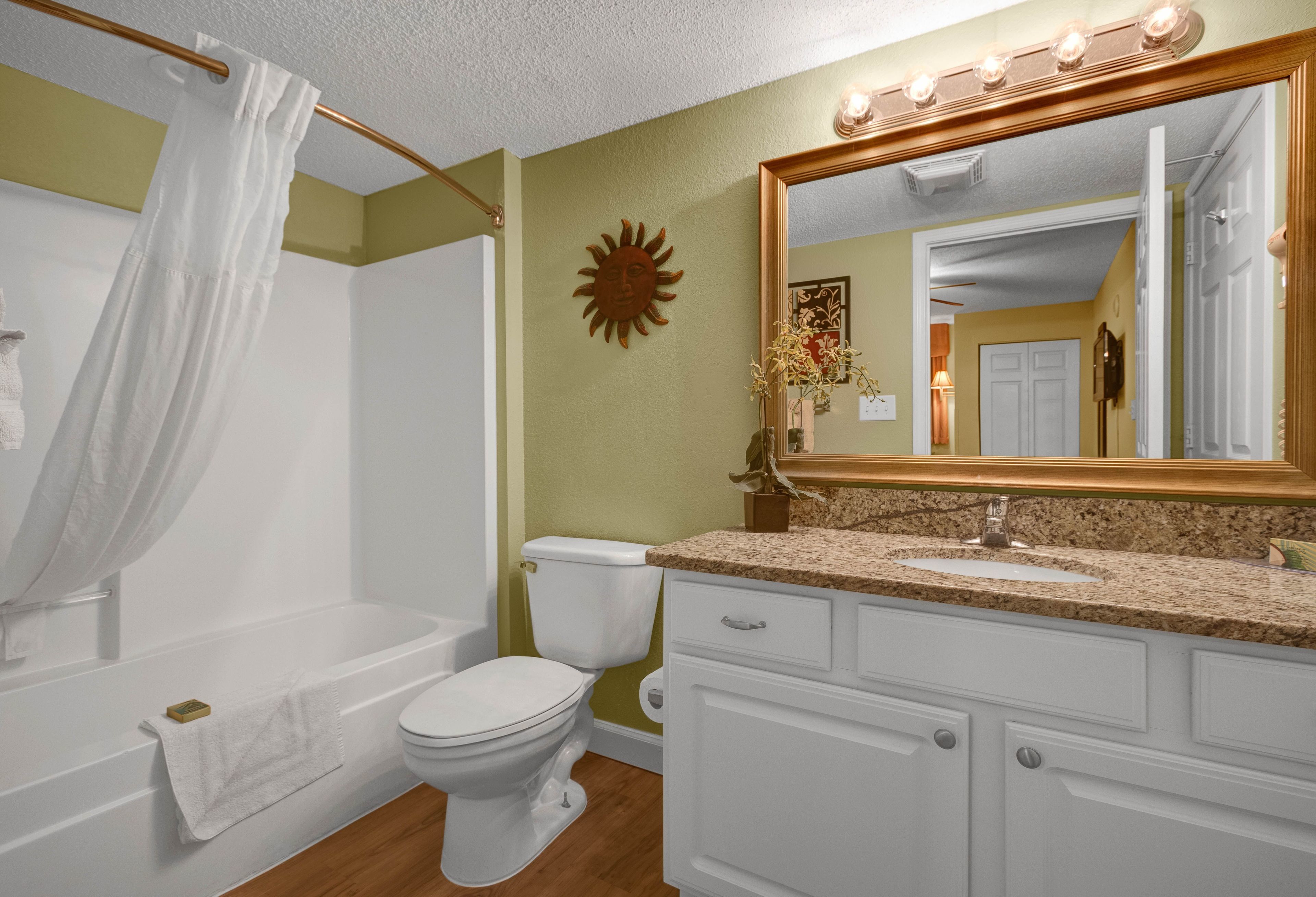 combined shower/bathtub, free toiletries, hair dryer, towels