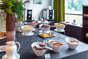 Daily buffet breakfast for a fee - Panorama Hotel (Vilnius)