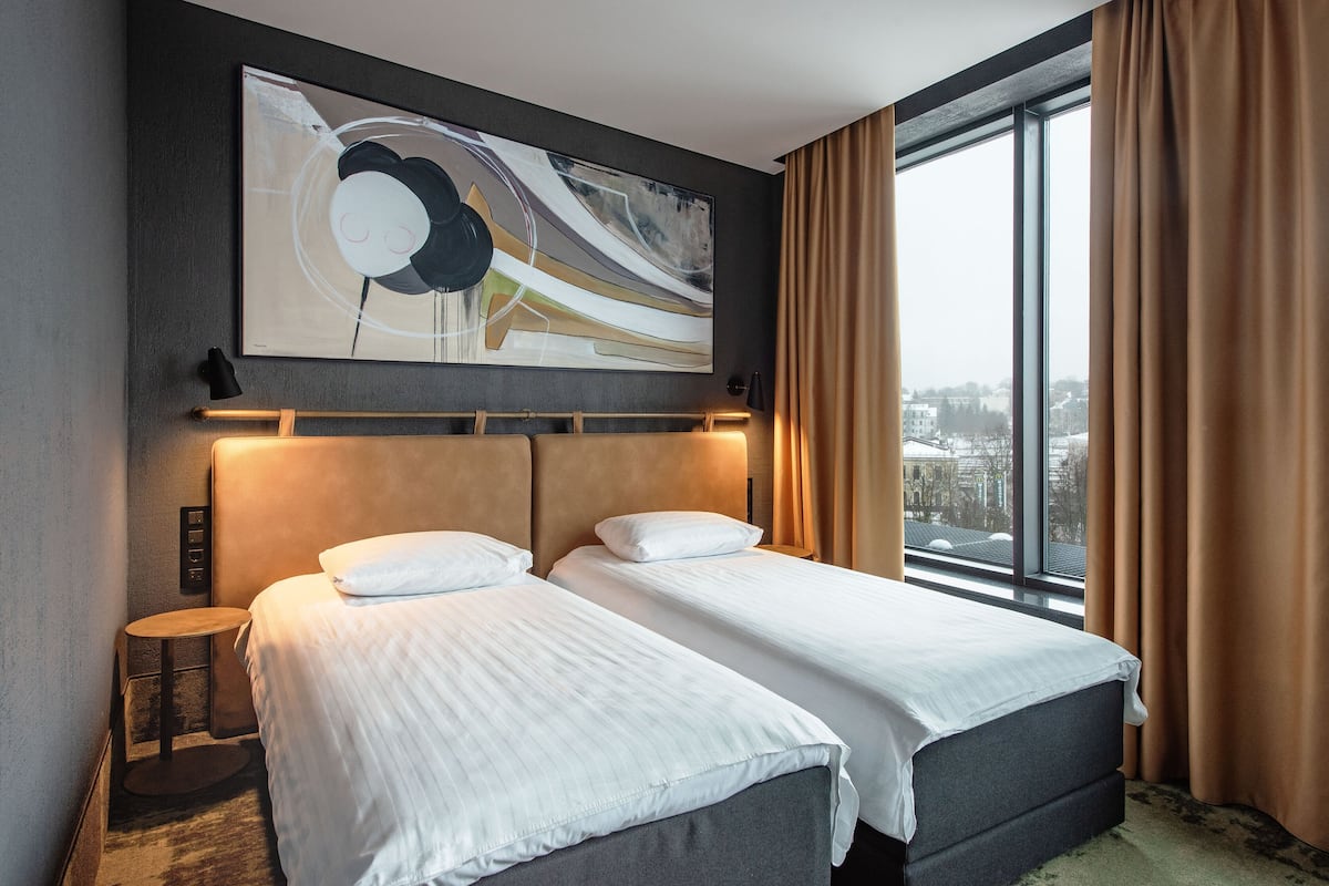 1 bedroom, desk, laptop workspace, blackout curtains