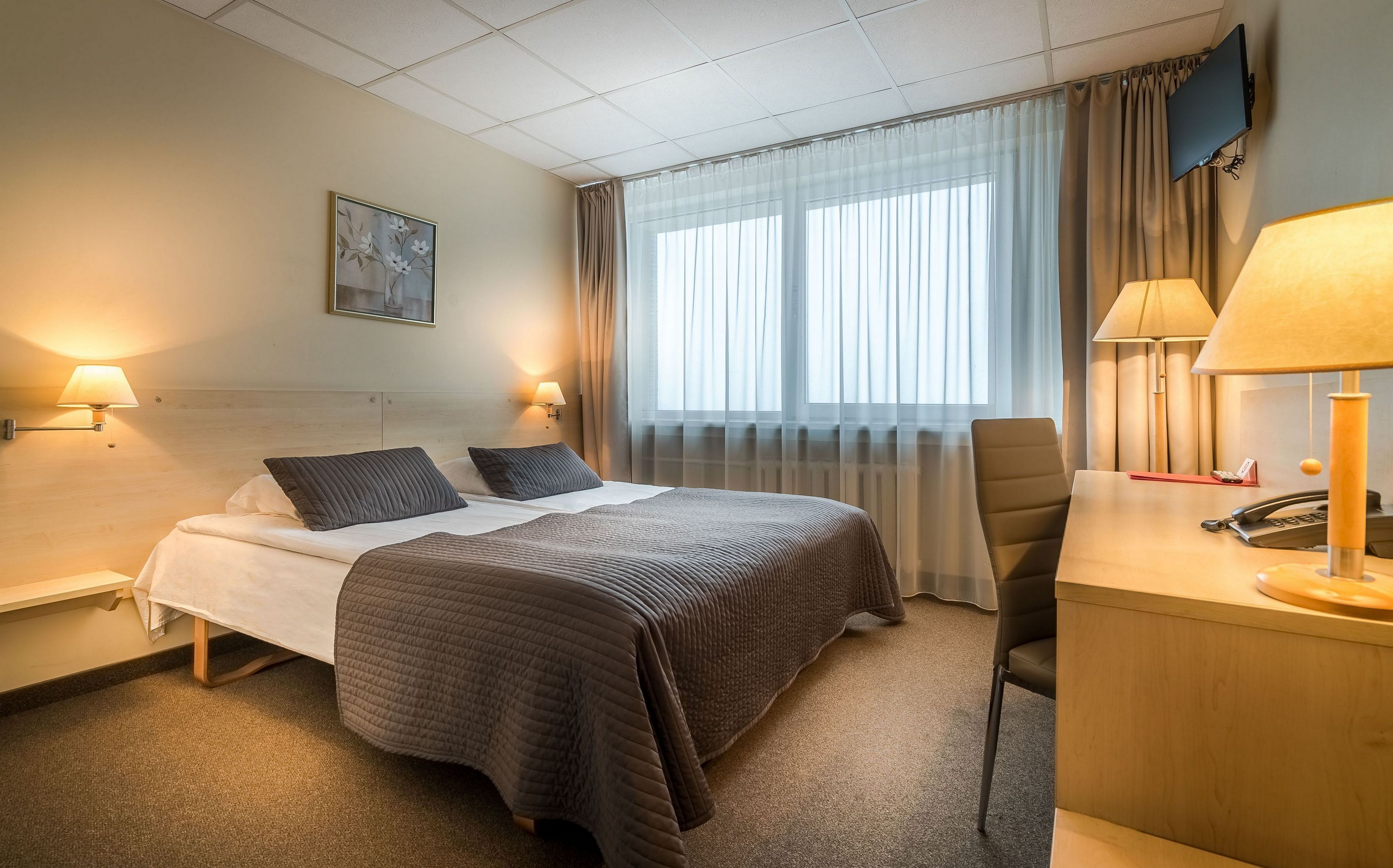 1 bedroom, desk, laptop workspace, blackout curtains