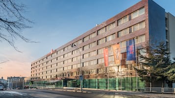 Vista frontal de la propiedad