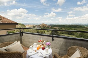 Lunch and dinner served, local cuisine - Hotel Miralaghi (Chianciano Terme)