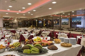 Lunch and dinner served, local cuisine - Hotel Miralaghi (Chianciano Terme)