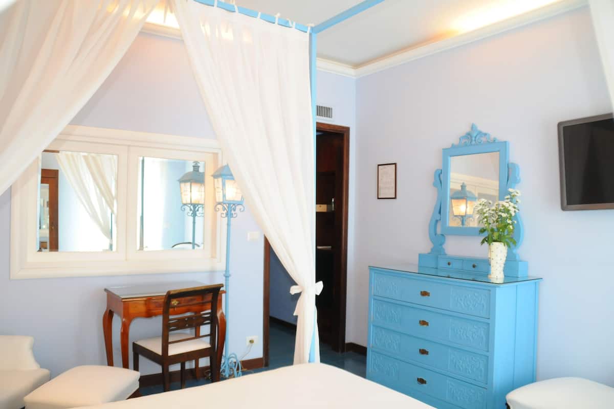 Deluxe tweepersoonskamer, 1 kingsize bed, balkon, uitzicht op zee | Kameruitzicht