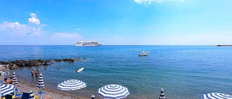 Superior Apartment, 1 Bedroom, Sea View, Beachfront | Beach/ocean view