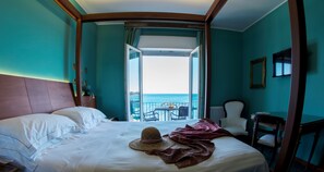 Deluxe dubbelrum - 1 kingsize-säng - balkong - mot havet | Egyptiska bomullslakan och sängtillbehör av högsta kvalitet