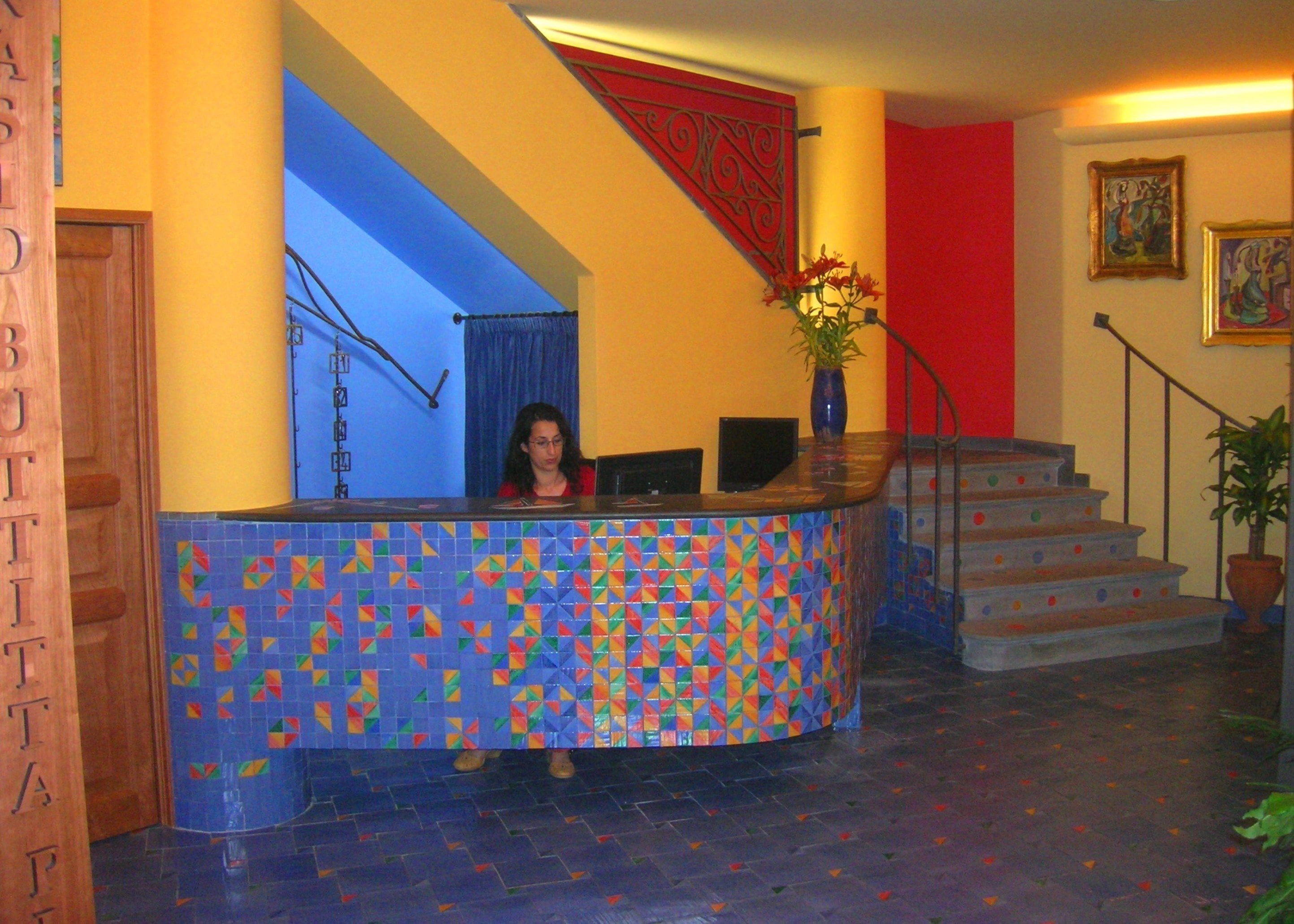 concierge desk