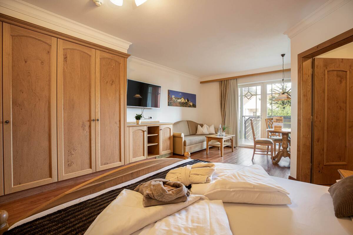 family suite, 2 bedrooms | room amenity