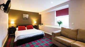 Family Room (Annexe Building Family room) | 1 bedroom, premium bedding, iron/ironing board, free WiFi