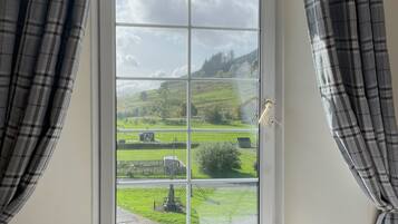 Dubbelrum | 1 sovrum, sängtillbehör av högsta kvalitet och strykjärn/strykbräda