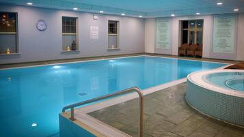 Indendørs pool