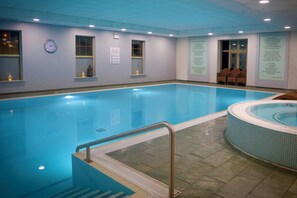 室内游泳池