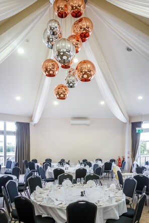 Indoor wedding - Garner Hotel Preston Samlesbury by IHG (Preston)