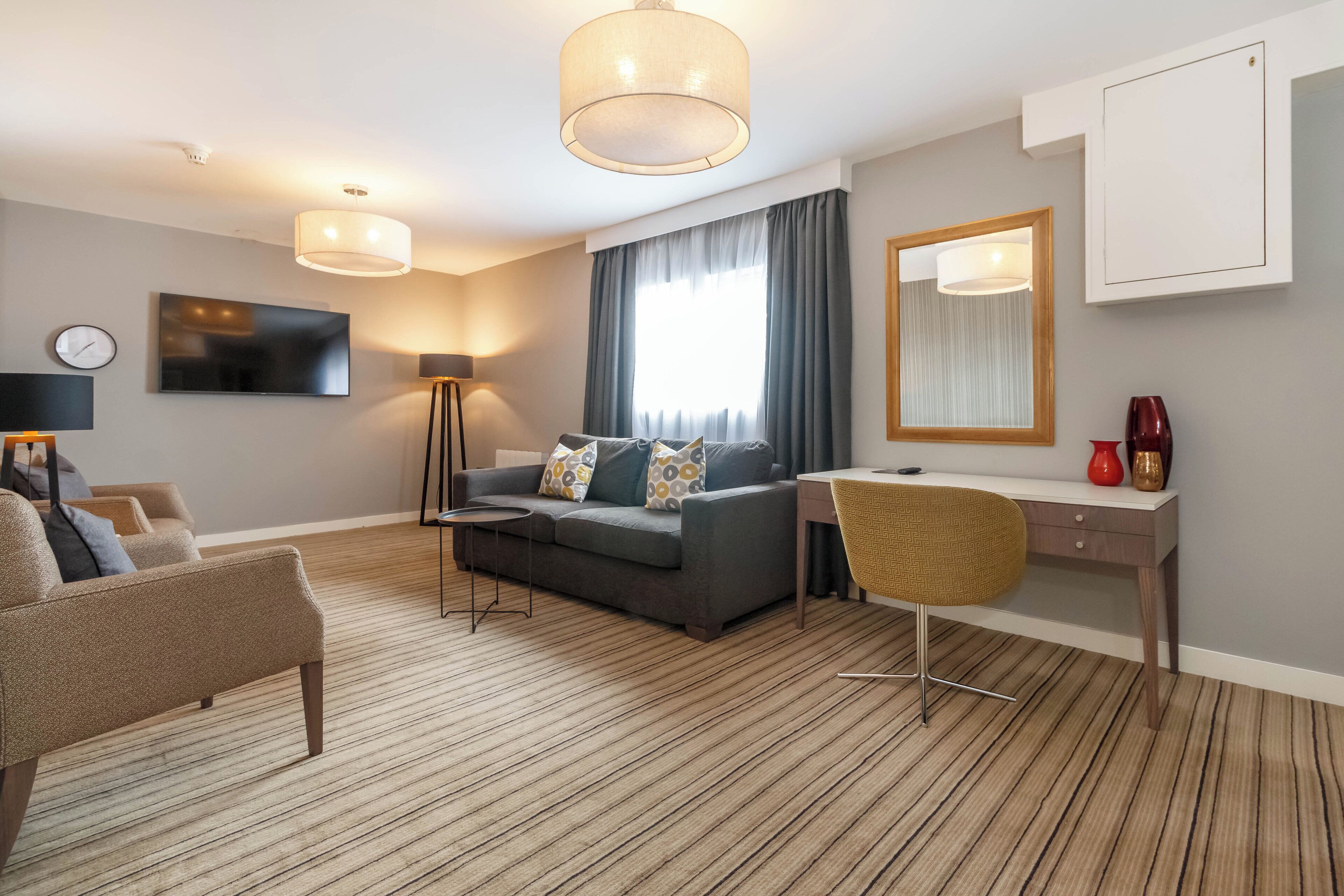 premium bedding, in-room safe, desk, laptop workspace