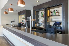 Bar (on property) - Garner Hotel Preston Samlesbury by IHG (Preston)