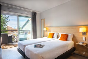 Superior Studio, 2 Twin Beds | Premium bedding, in-room safe, blackout drapes, soundproofing - Zenitude Hôtel-Résidences Le Cannet (Le Cannet)