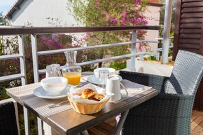 Terrace/patio - Zenitude Hôtel-Résidences Le Cannet (Le Cannet)