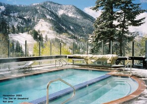 Outdoor pool - The Inn (Sandy)