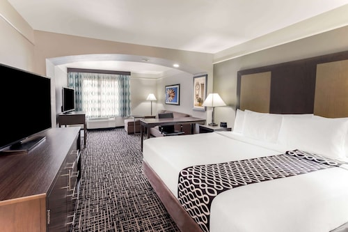 La Quinta Inn & Suites by Wyndham Seguin