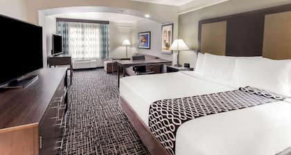 La Quinta Inn & Suites by Wyndham Seguin