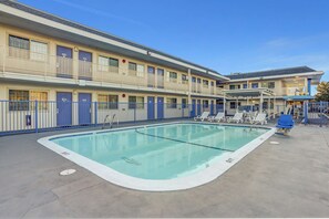 Seasonal outdoor pool - Motel 6 Napa, CA (Napa)