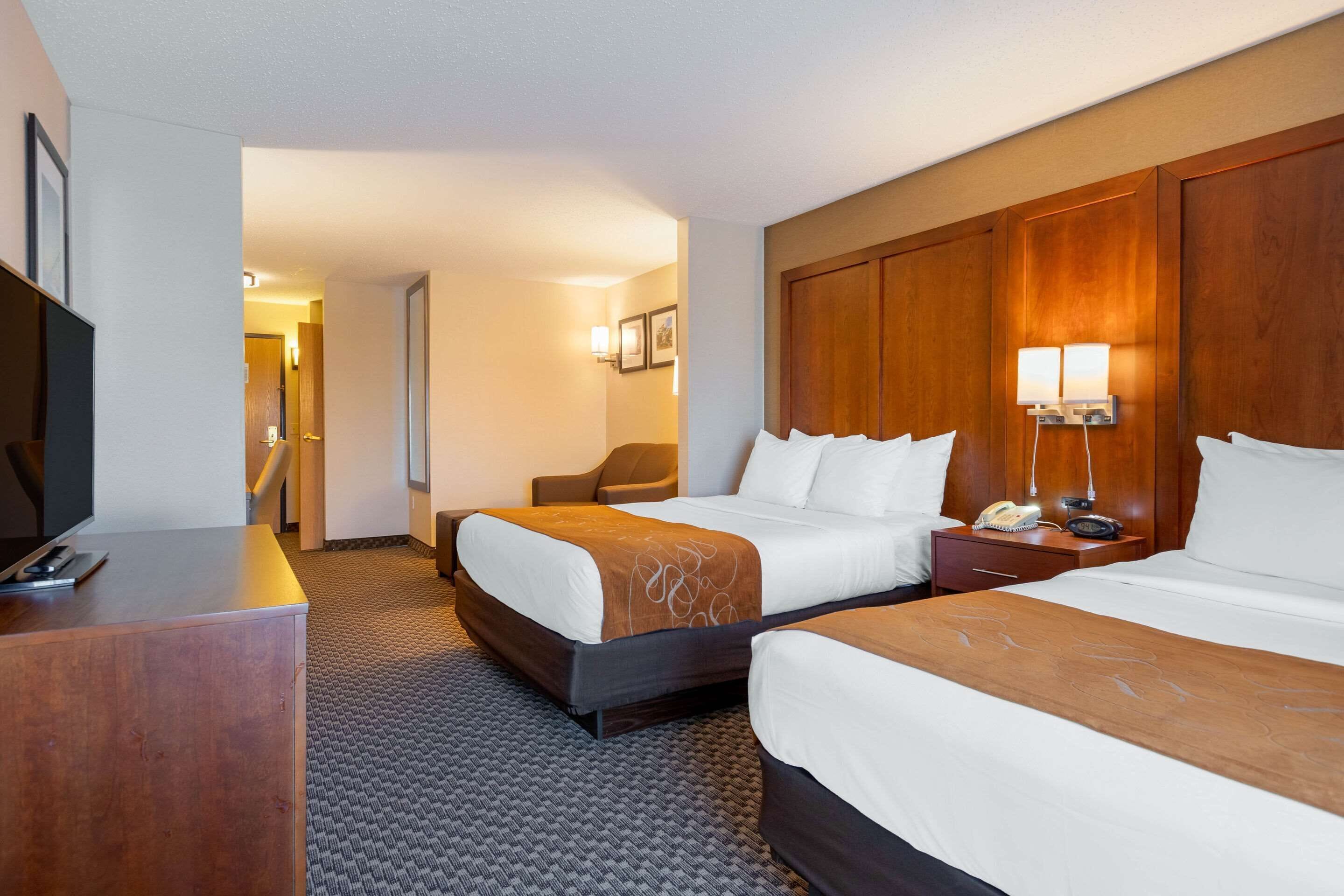 Suite, Multiple Beds, Non Smoking | Premium bedding, in-room safe, desk, laptop workspace