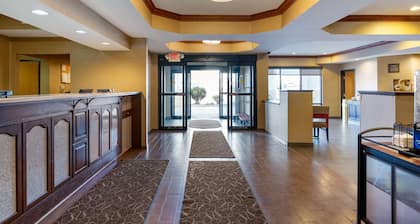 Comfort Suites South Haven near I-96