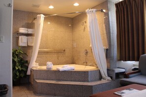 Desk, laptop workspace, blackout curtains, iron/ironing board - Carmel Hill Lodge (Monterey)