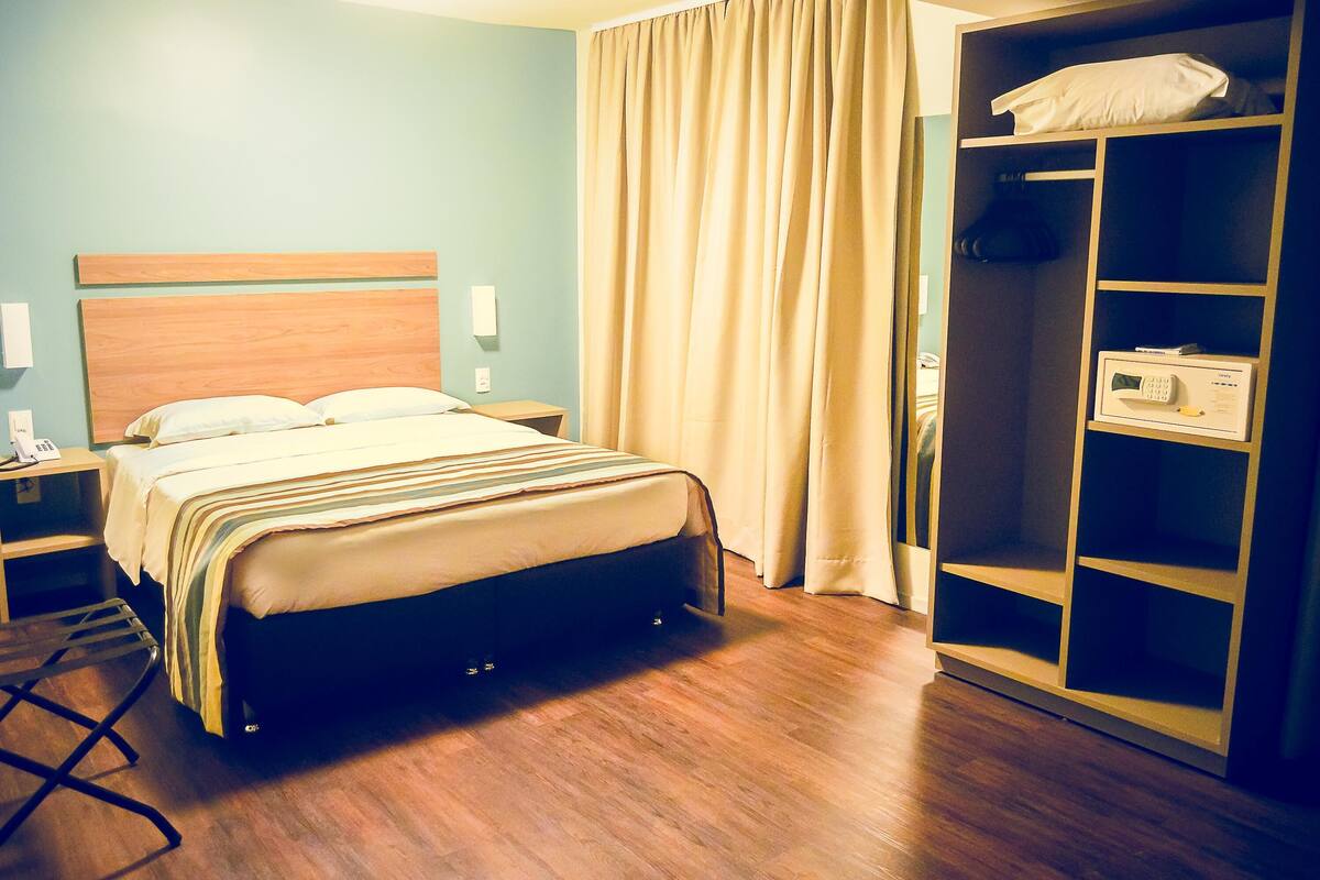 Minibar, in-room safe, blackout curtains, free WiFi