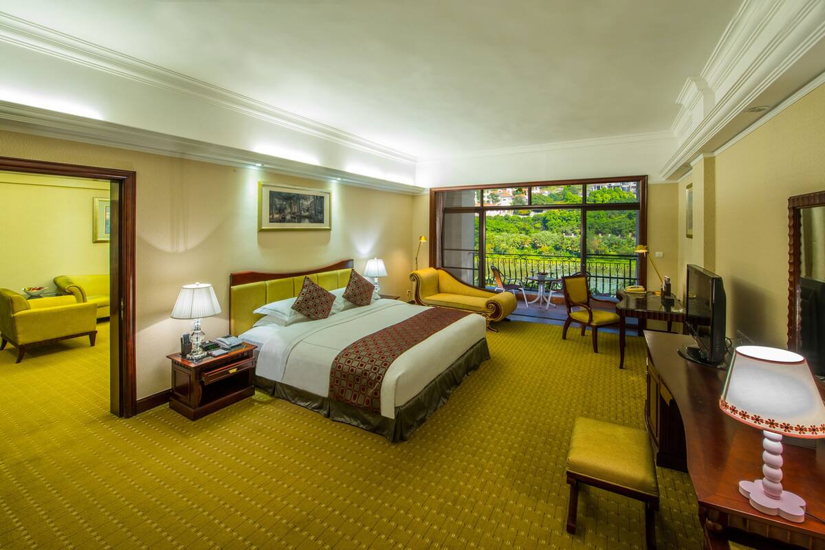 Suite superior | Edredón, camas con pillow-top y artículos del minibar gratis 