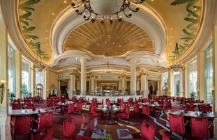 3 restaurantes; se sirven desayunos 