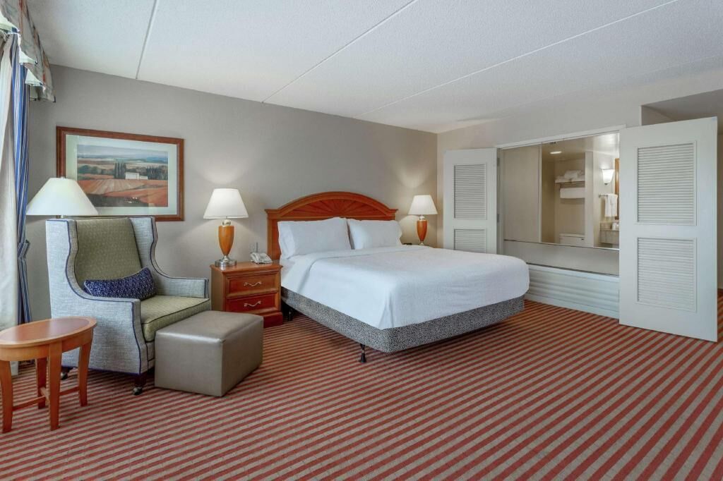 Premium bedding, pillowtop beds, in-room safe, desk
