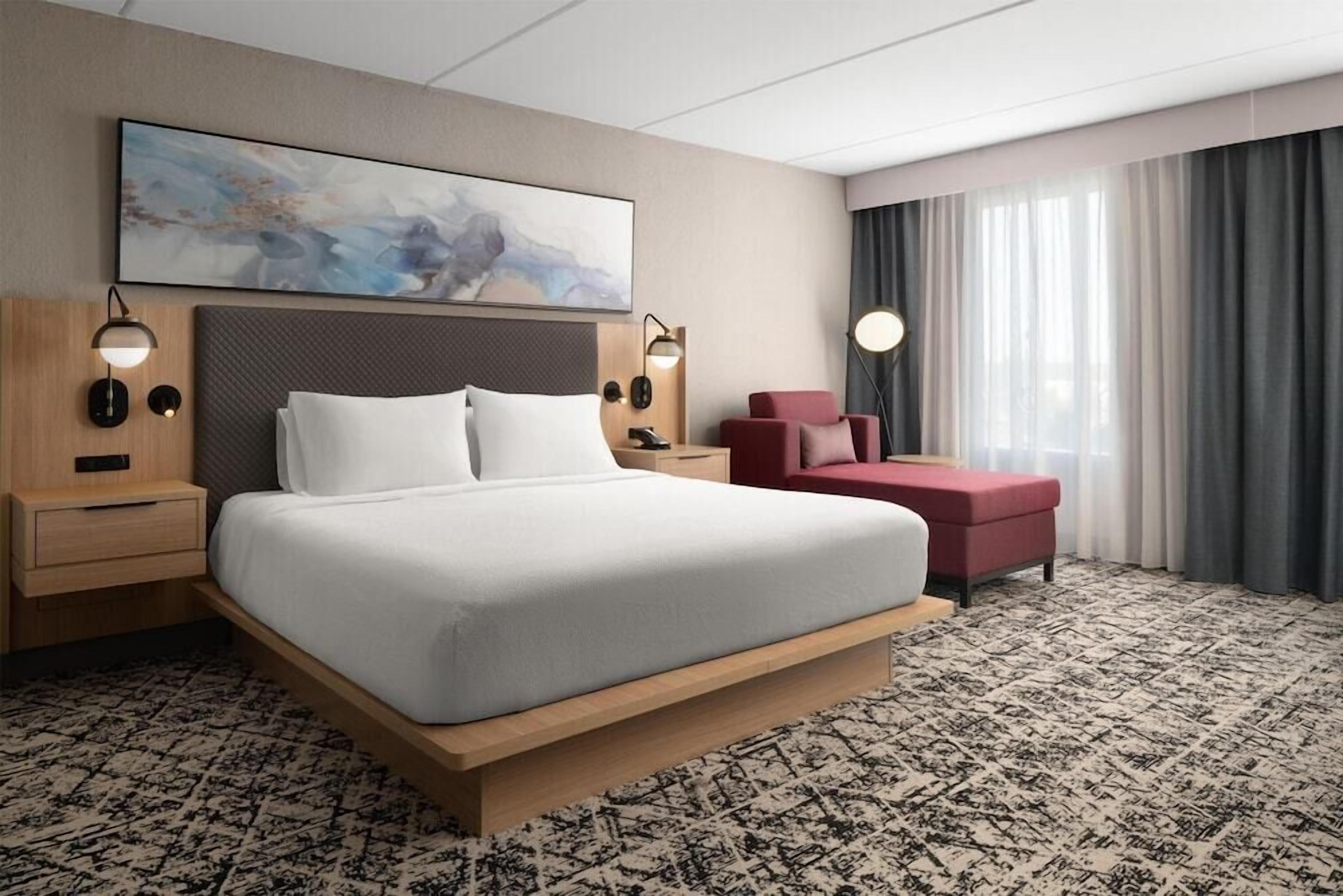 Premium bedding, pillowtop beds, in-room safe, desk