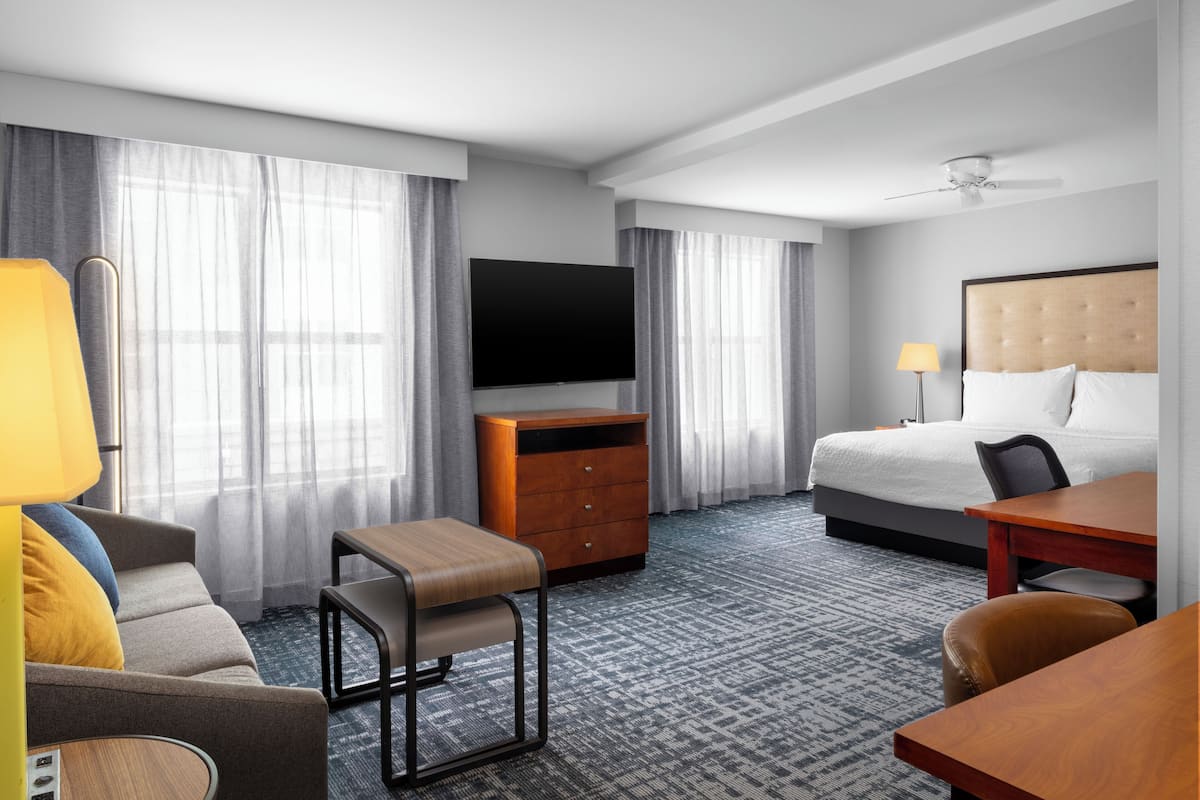 Pillowtop beds, in-room safe, desk, laptop workspace