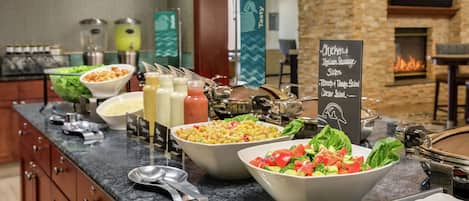 Lunch and dinner served, American cuisine
