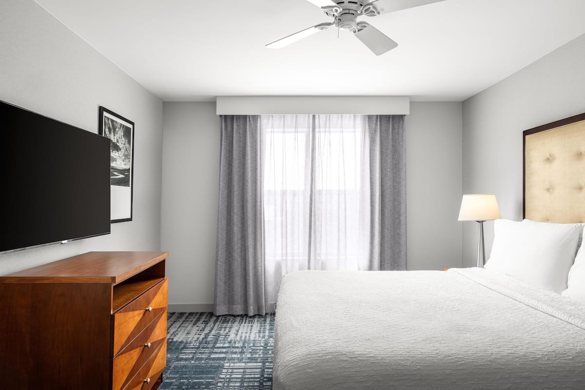 Pillow-top beds, in-room safe, desk, laptop workspace