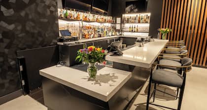 Champions Club and Hotel, Houston Westchase
