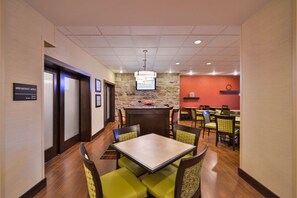 Free daily buffet breakfast - Hampton Inn Lehighton-Jim Thorpe (Lehighton)
