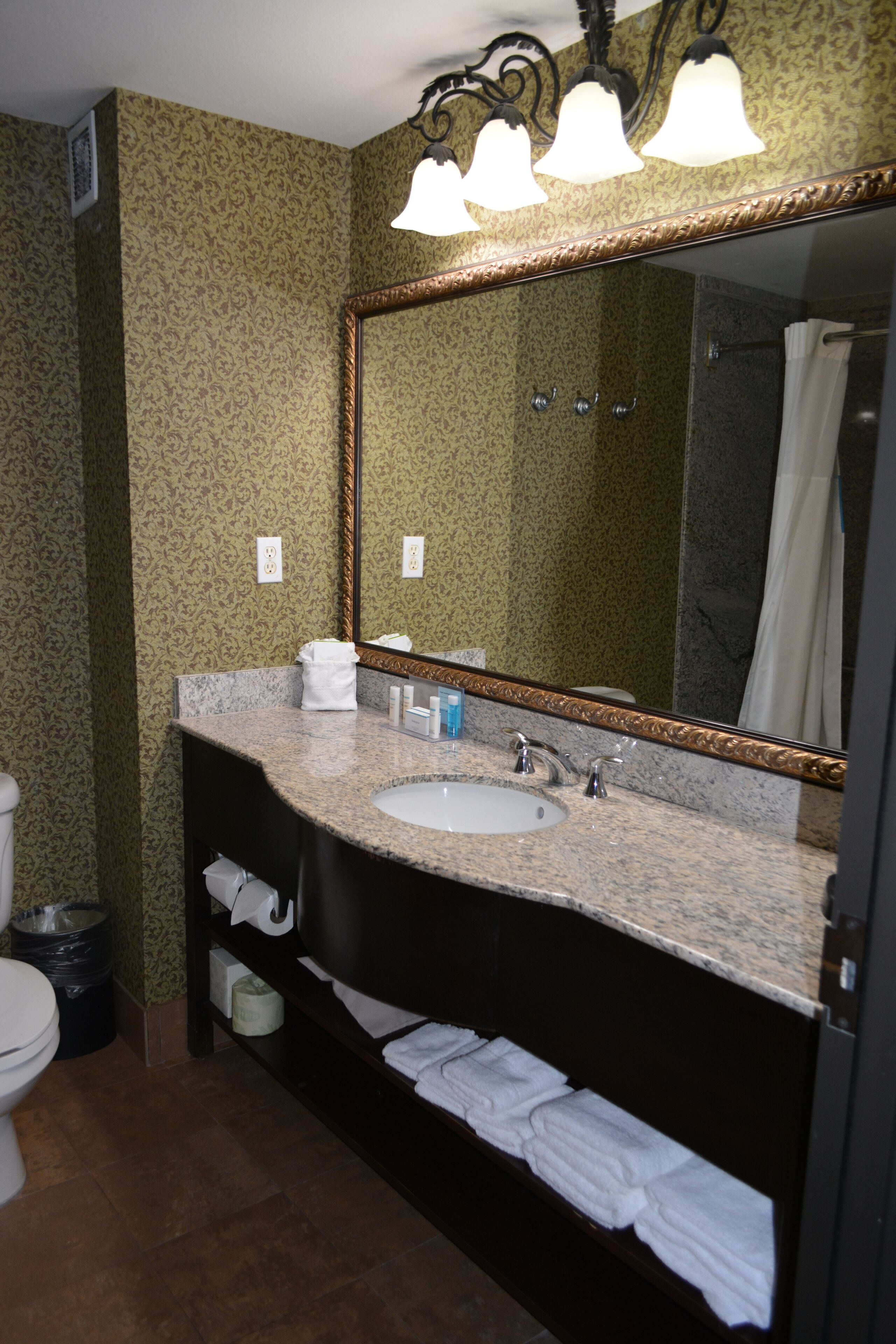 deluxe suite, 2 queen beds, non smoking | bathroom | bathtub, free toiletries, hair dryer, towels