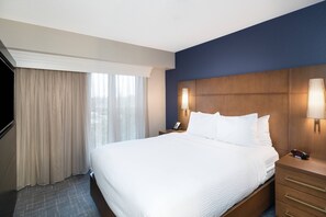 Premium bedding, in-room safe, desk, laptop workspace - Residence Inn Charleston Airport (North Charleston)