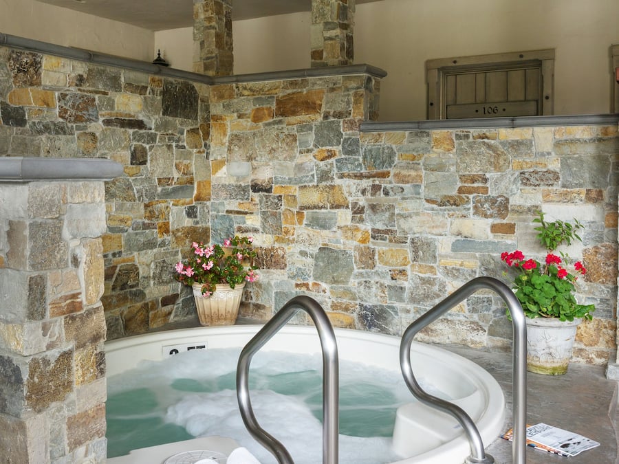 Bañera de hidromasaje exterior