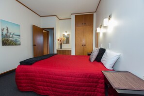 Standard Suite, 2 Bedrooms, Kitchen (Unit) | Premium bedding, iron/ironing board, free WiFi - Summit Motor Lodge (Tauranga)
