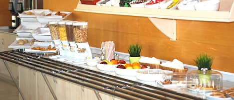 Petit déjeuner buffet compris tous les jours