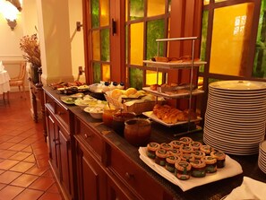 Petit déjeuner buffet compris tous les jours