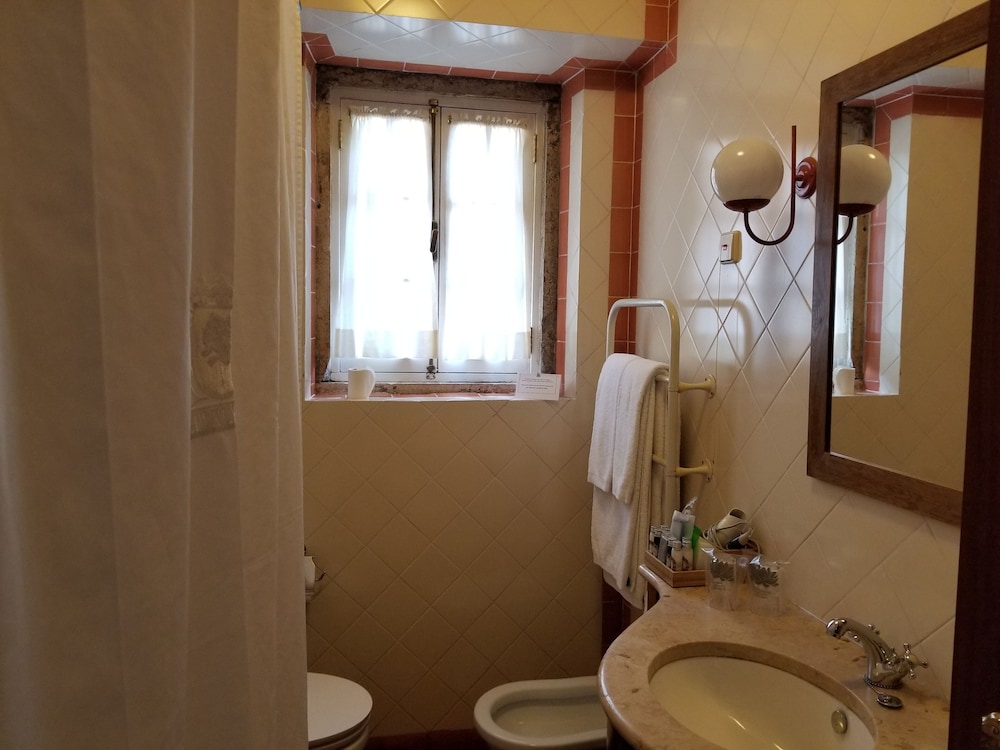 Lawrence's Hotel by null